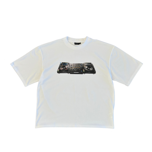 'WHITE' DECKS TEE